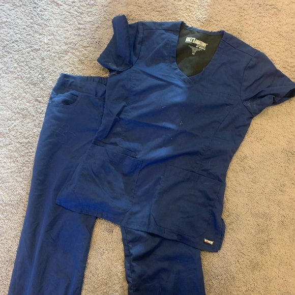 GREYS ANATOMY SCRUB SET - Picture 2 of 3